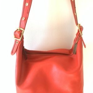 COACH BUCKET DUFFLE BAG *lightly worn*